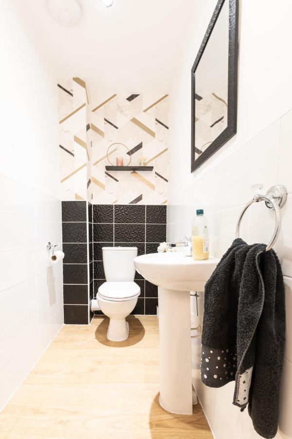 Cheerful 3 Bedroom House - Sleeps 7 Alwalton Esterno foto