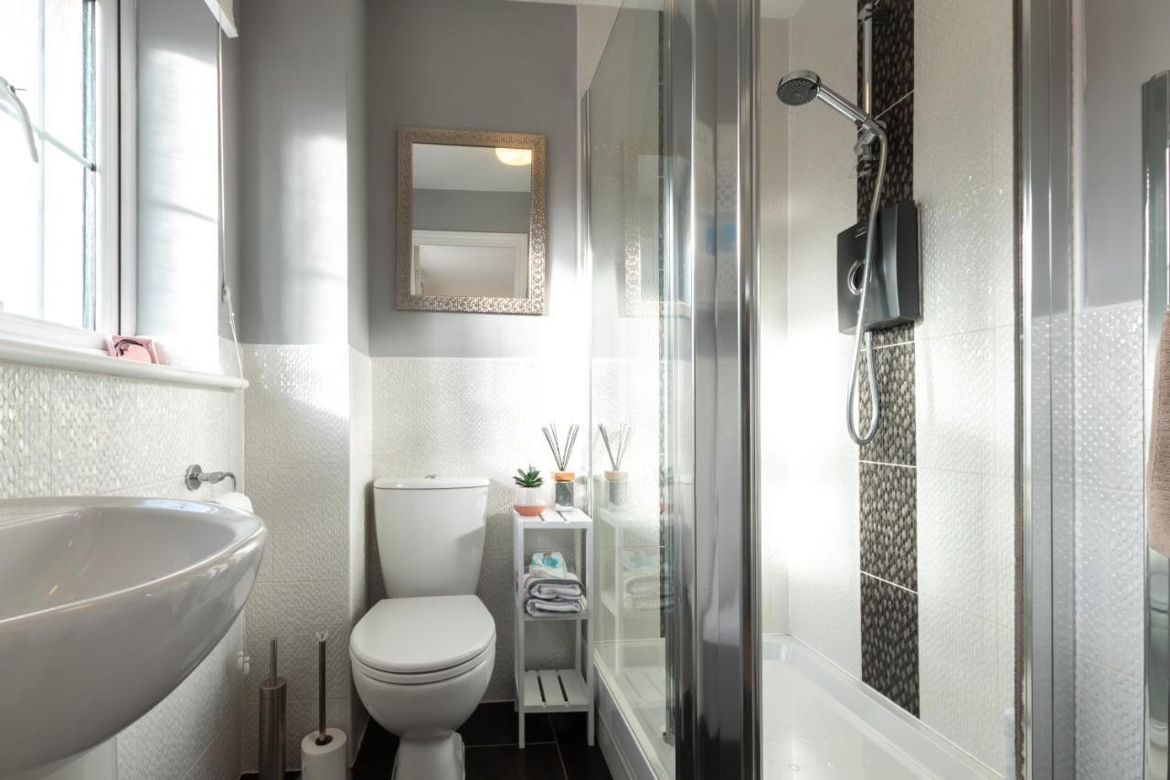 Cheerful 3 Bedroom House - Sleeps 7 Alwalton Esterno foto