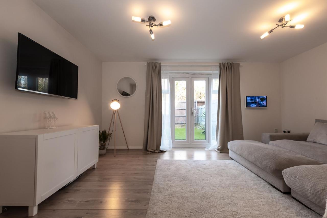 Cheerful 3 Bedroom House - Sleeps 7 Alwalton Esterno foto